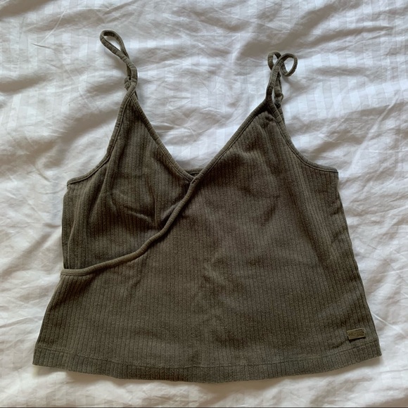 💚 Olive Green Ribbed Cropped Tank Top - Picture 1 of 1